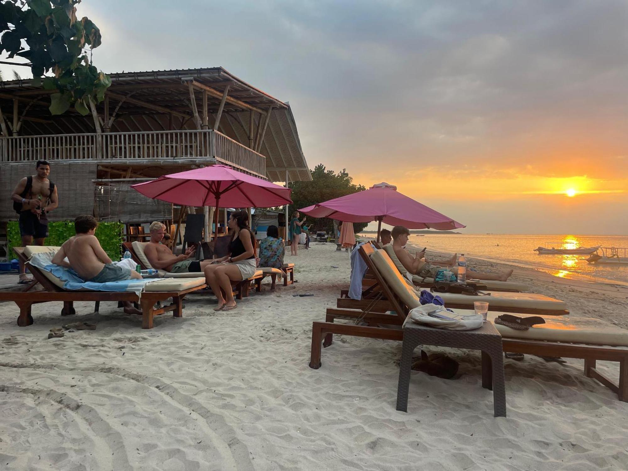 Lushy Hostel Nusa Penida Toyapakeh Buitenkant foto